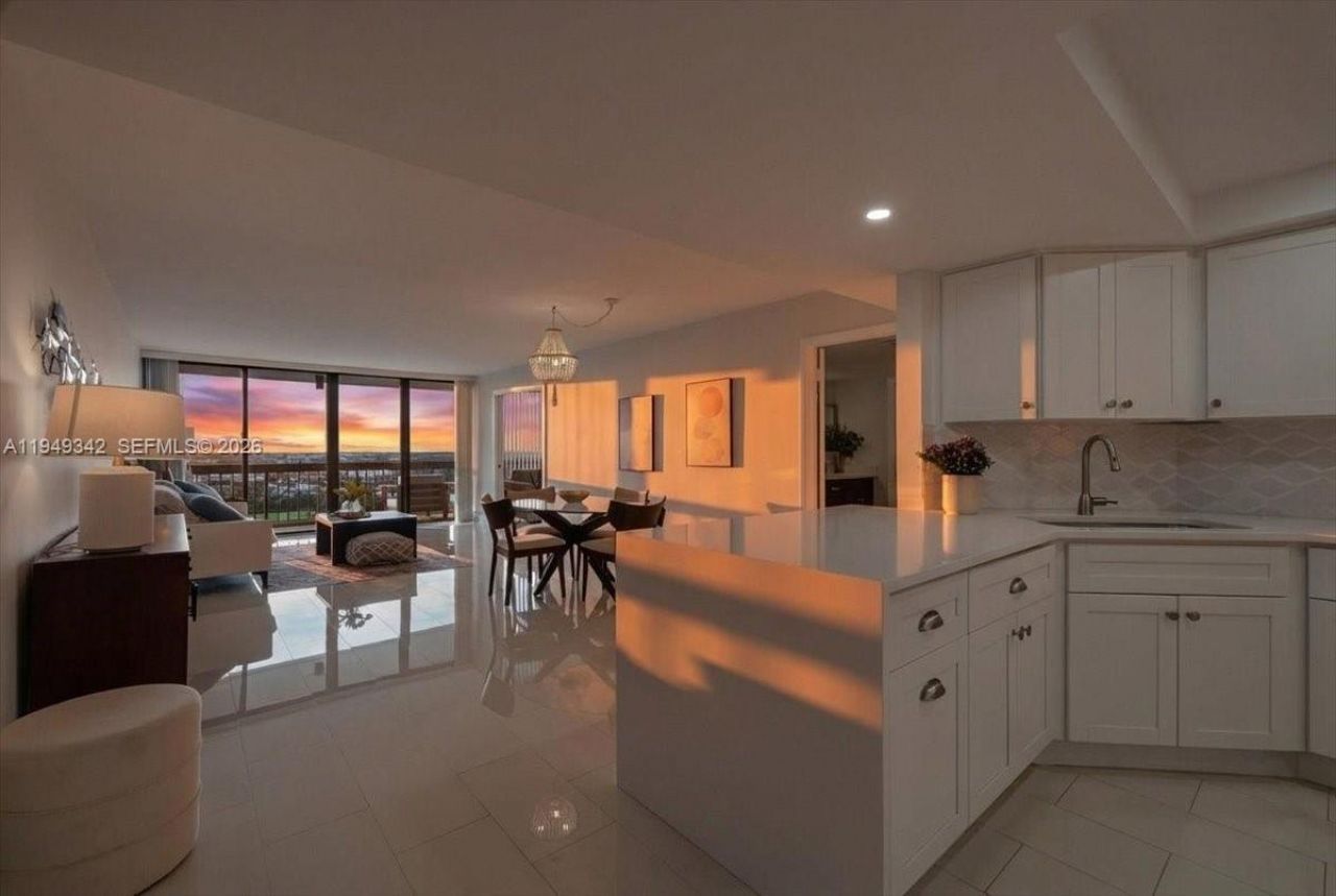 2425 Presidential Way , Unit 1706, West Palm Beach, FL 33401 Photo