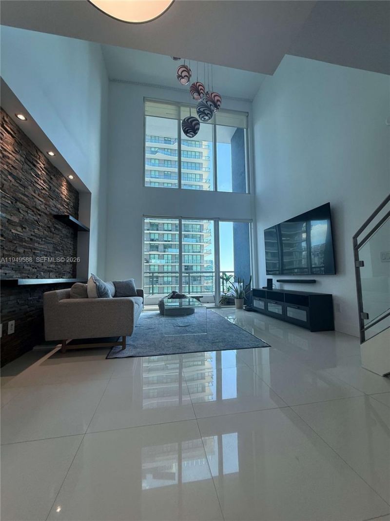 60 SW 13th St, Unit 3808, Miami, FL 33130 Photo