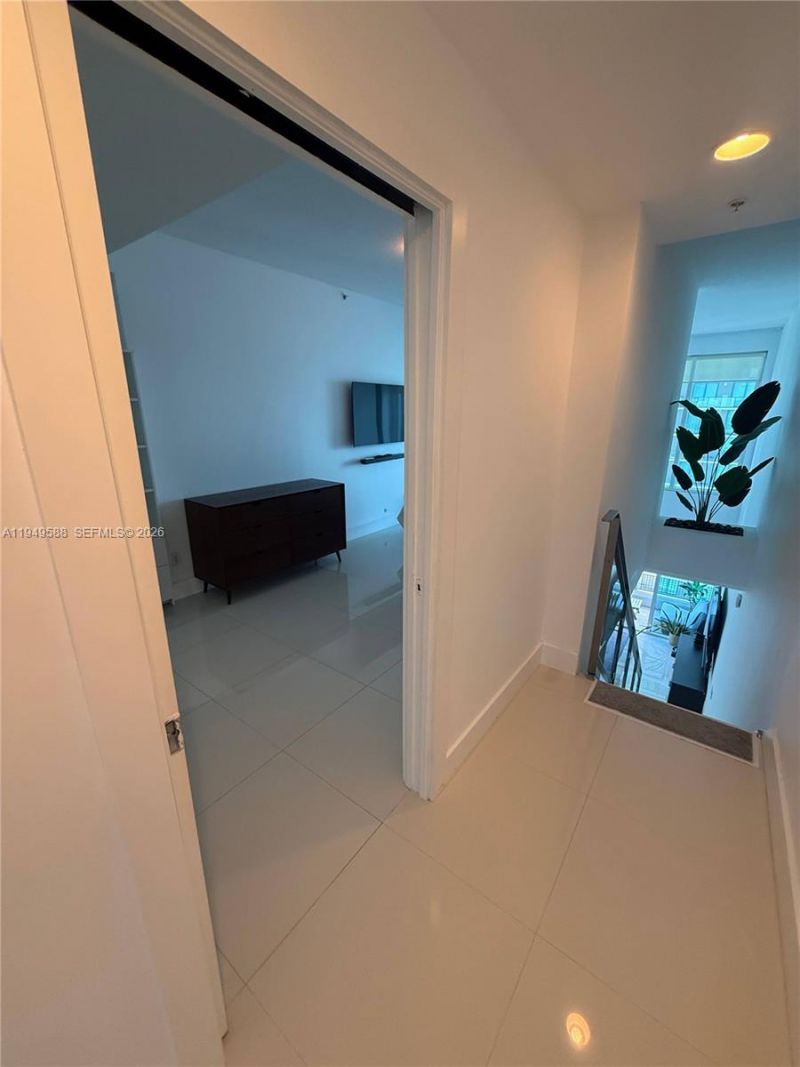 60 SW 13th St, Unit 3808, Miami, FL 33130 Photo