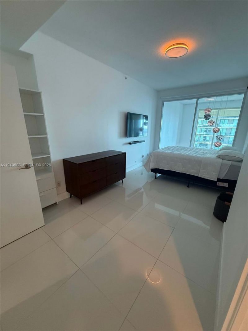 60 SW 13th St, Unit 3808, Miami, FL 33130 Photo