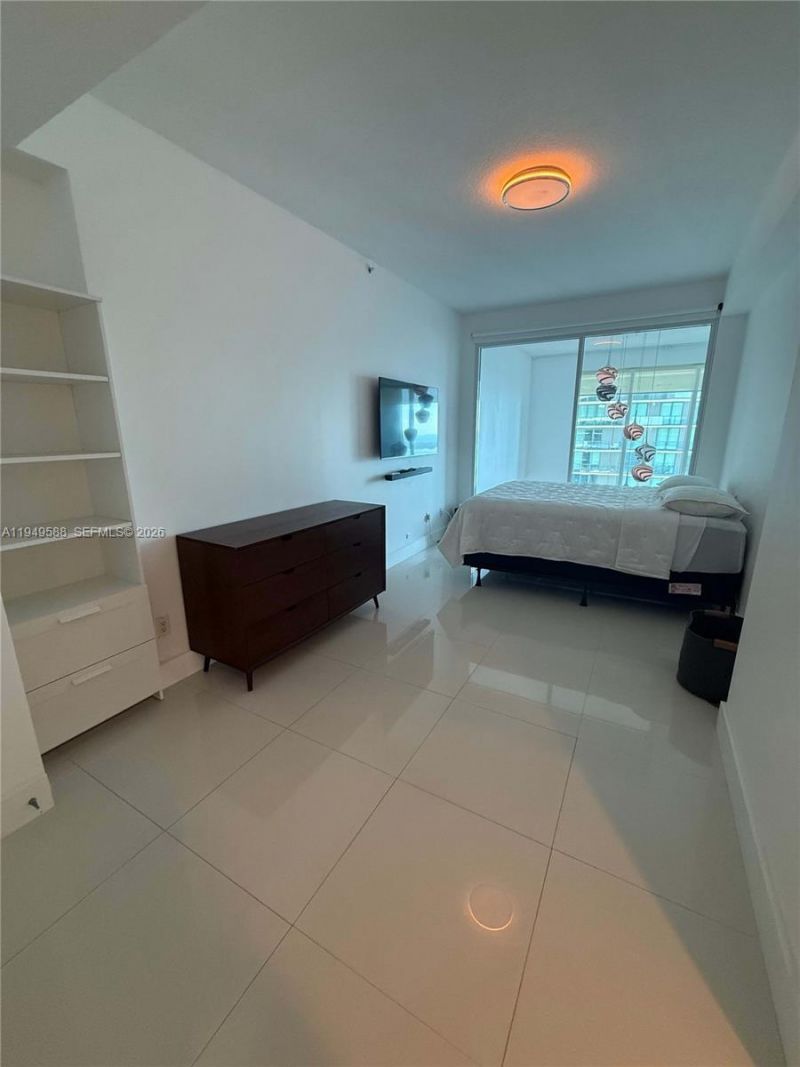 60 SW 13th St, Unit 3808, Miami, FL 33130 Photo
