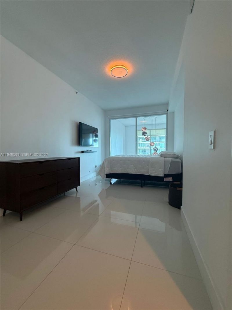 60 SW 13th St, Unit 3808, Miami, FL 33130 Photo