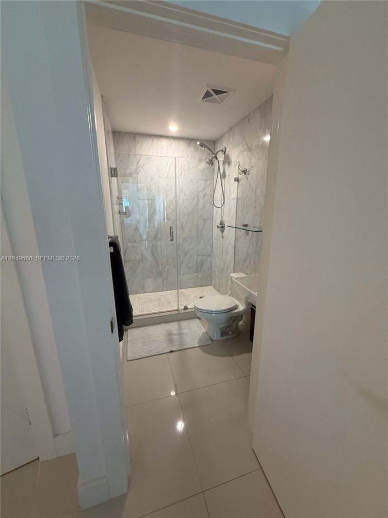 60 SW 13th St, Unit 3808, Miami, FL 33130 Photo