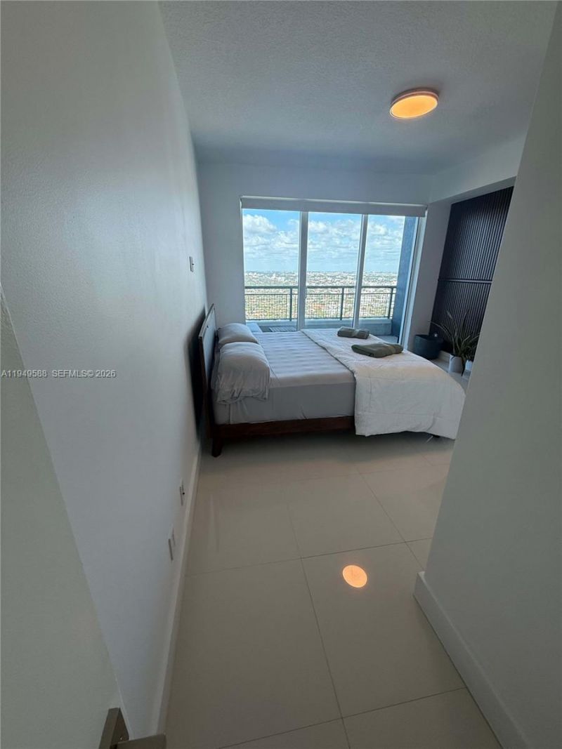 60 SW 13th St, Unit 3808, Miami, FL 33130 Photo