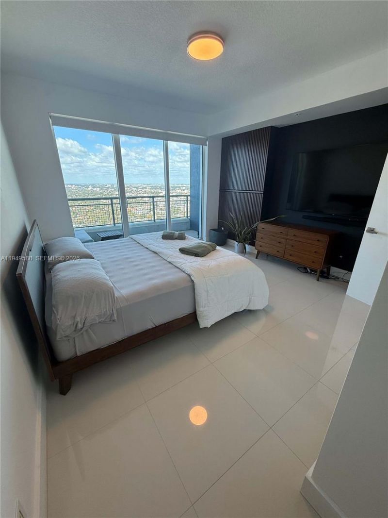 60 SW 13th St, Unit 3808, Miami, FL 33130 Photo