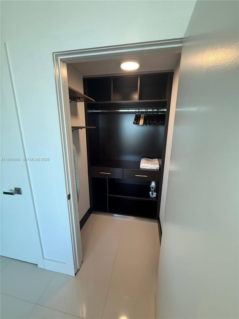 60 SW 13th St, Unit 3808, Miami, FL 33130 Photo