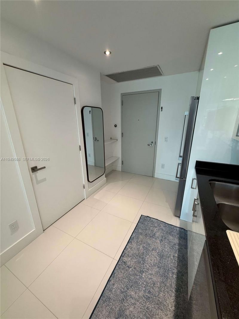 60 SW 13th St, Unit 3808, Miami, FL 33130 Photo