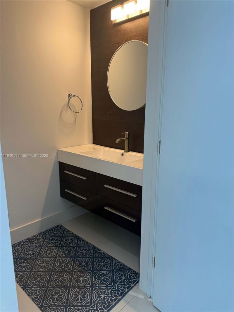 60 SW 13th St, Unit 3808, Miami, FL 33130 Photo