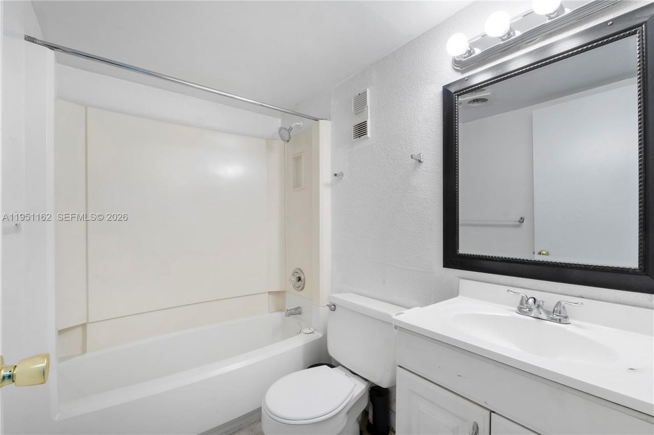 4221 NW 19th St, Unit 289, Lauderhill, FL 33313 Photo