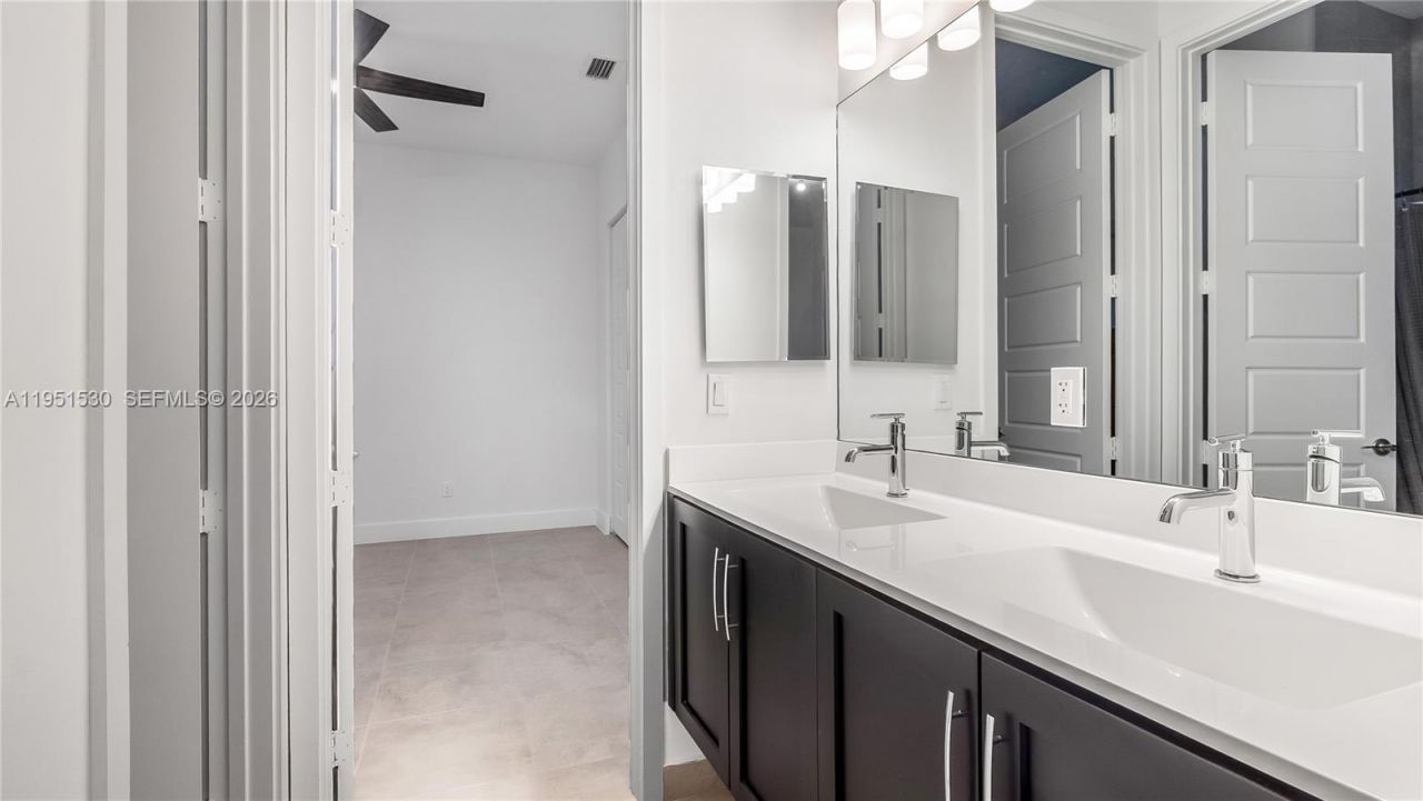 10530 S Lago Vista Cir, Parkland, FL 33076 Photo