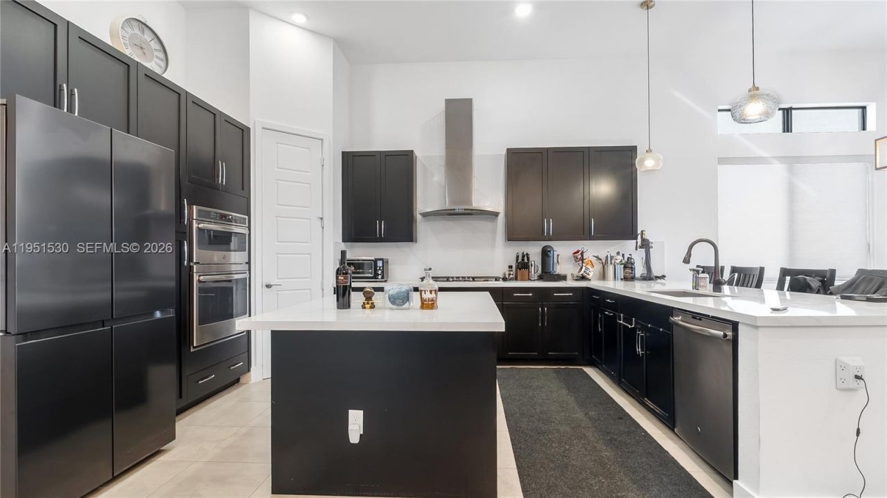 10530 S Lago Vista Cir, Parkland, FL 33076 Photo