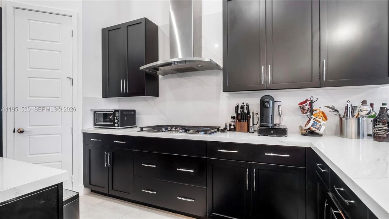 10530 S Lago Vista Cir, Parkland, FL 33076 Photo