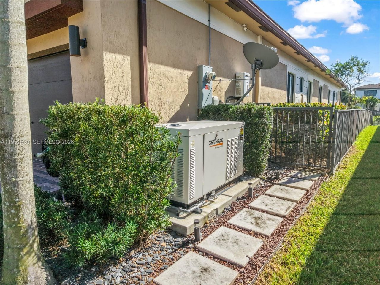 10530 S Lago Vista Cir, Parkland, FL 33076 Photo