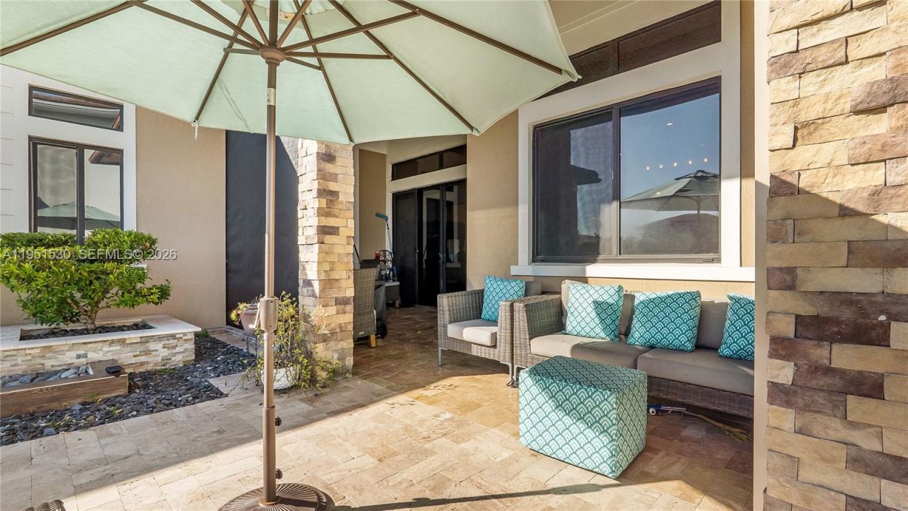 10530 S Lago Vista Cir, Parkland, FL 33076 Photo