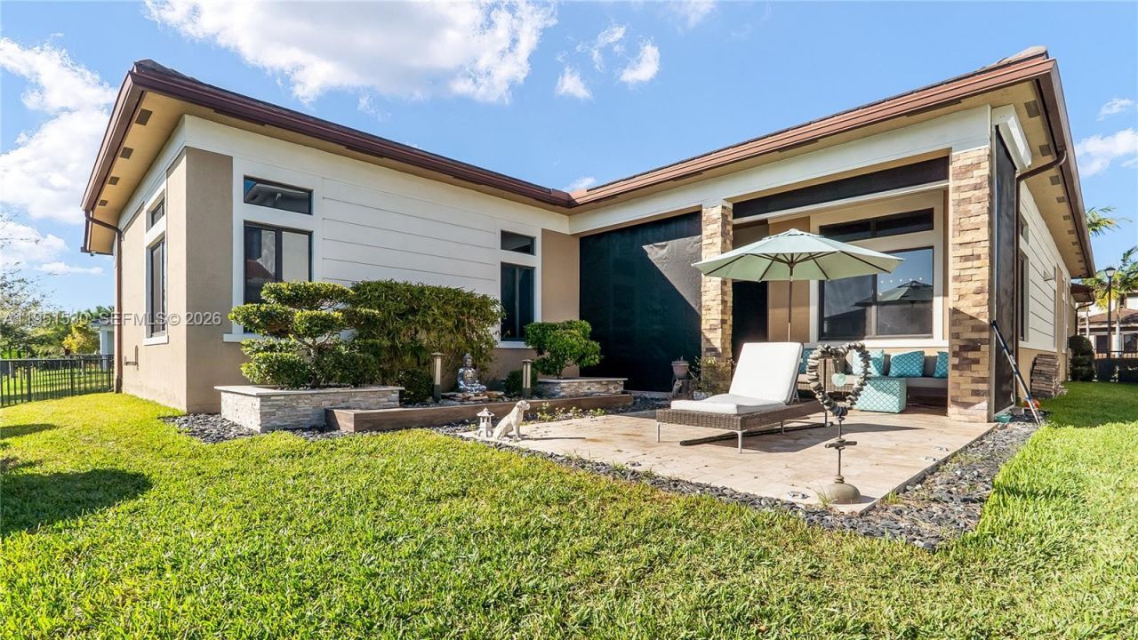 10530 S Lago Vista Cir, Parkland, FL 33076 Photo