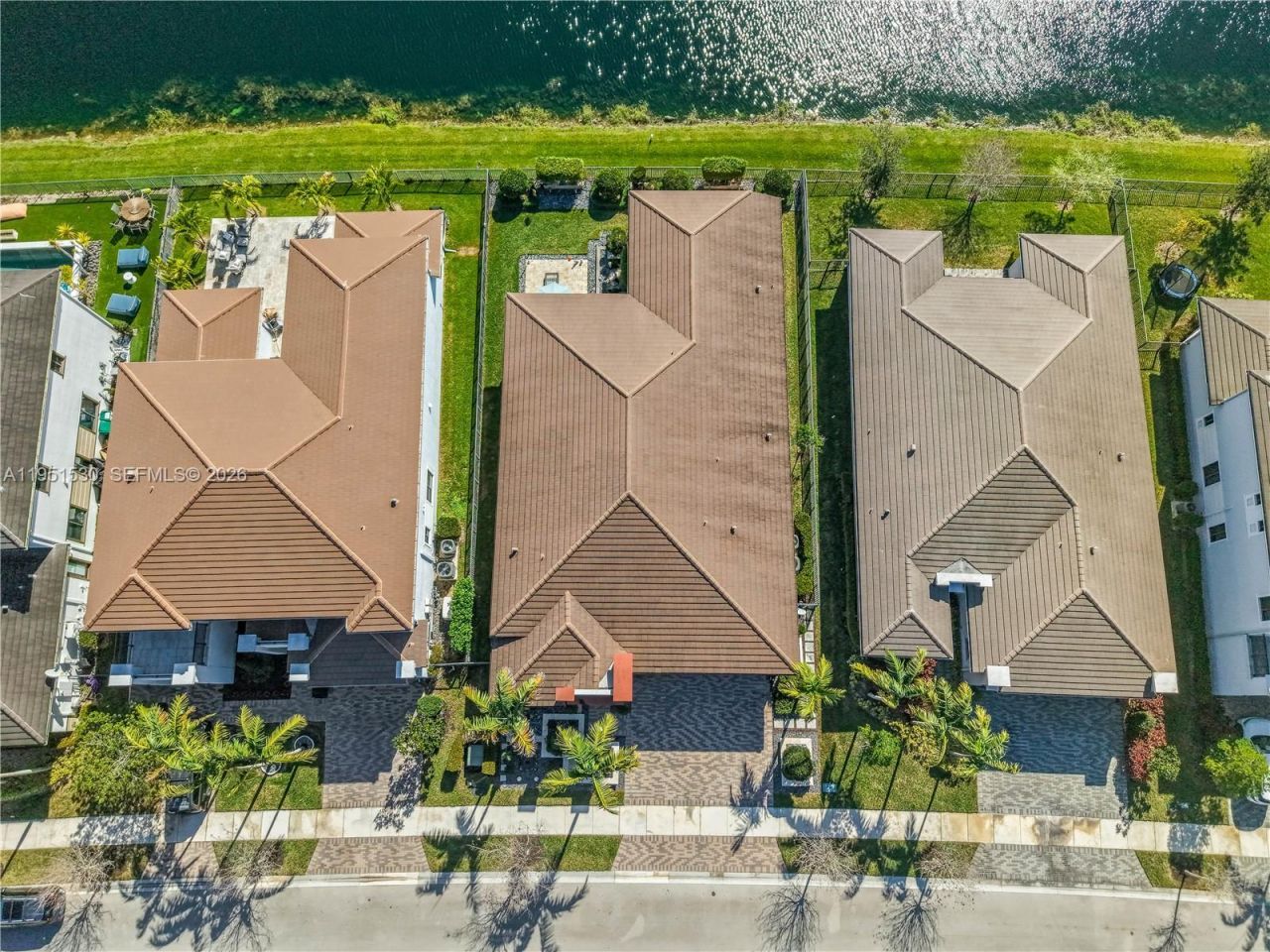 10530 S Lago Vista Cir, Parkland, FL 33076 Photo