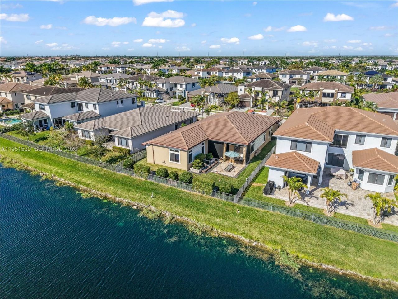 10530 S Lago Vista Cir, Parkland, FL 33076 Photo