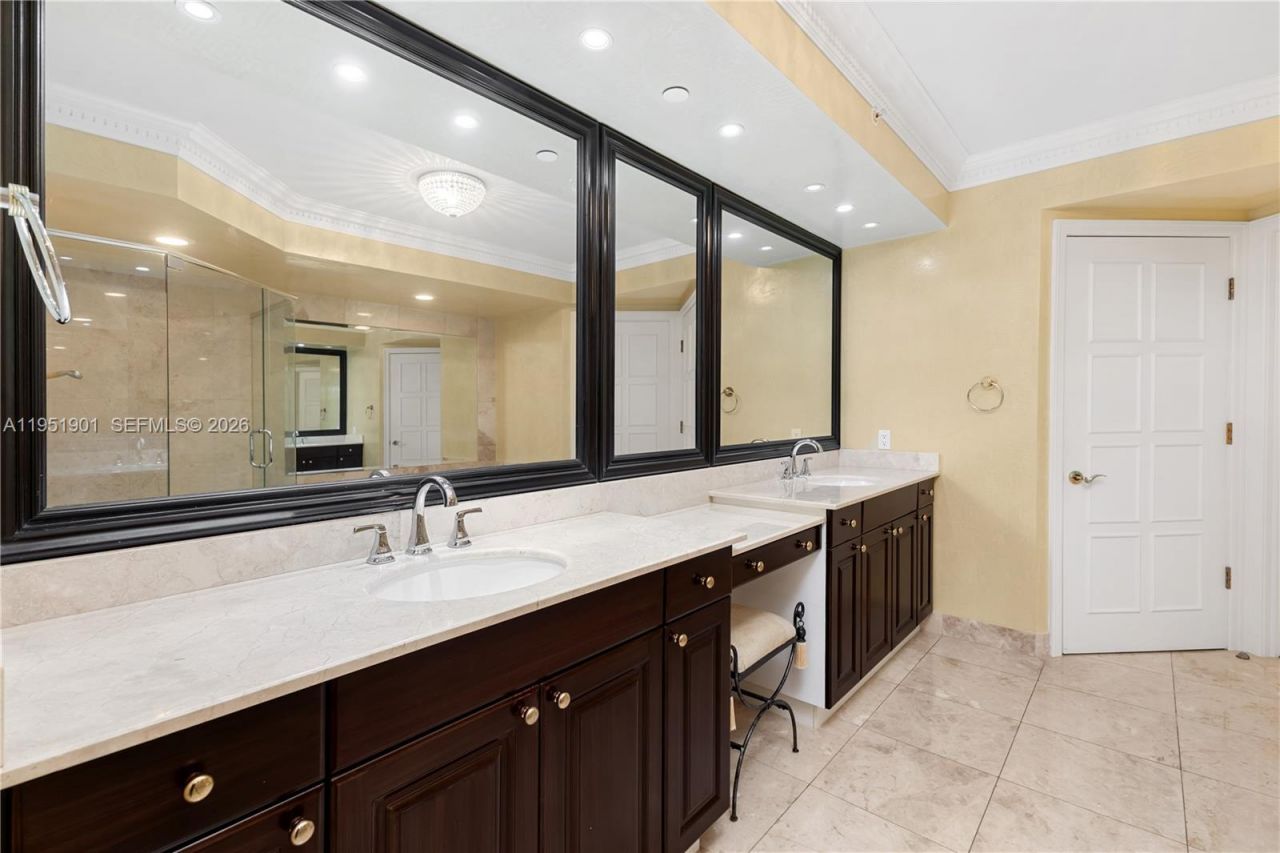 20201 E Country Club Dr, Unit 608, Aventura, FL 33180 Photo