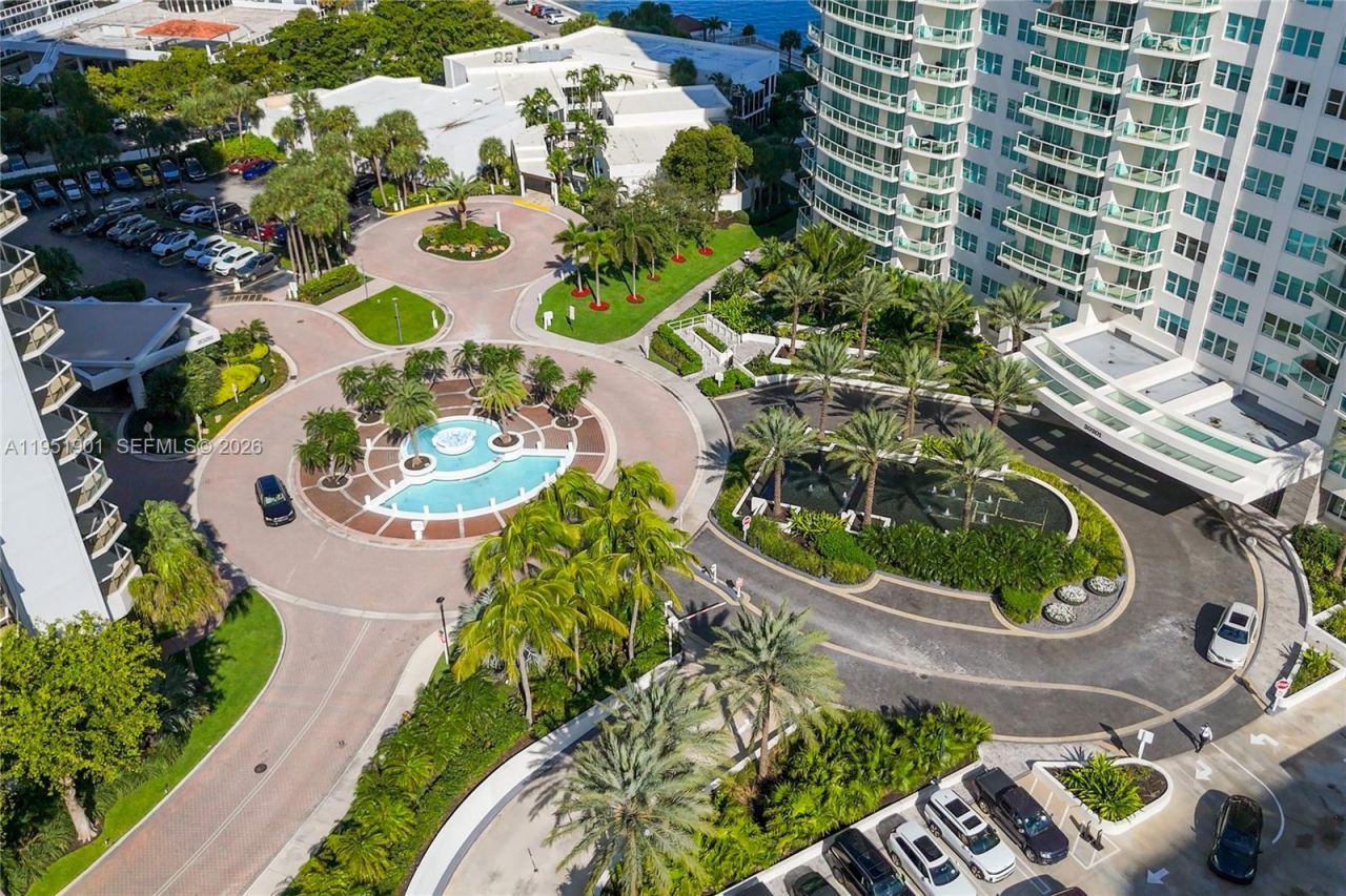 20201 E Country Club Dr , Unit 608, Aventura, FL 33180 Photo