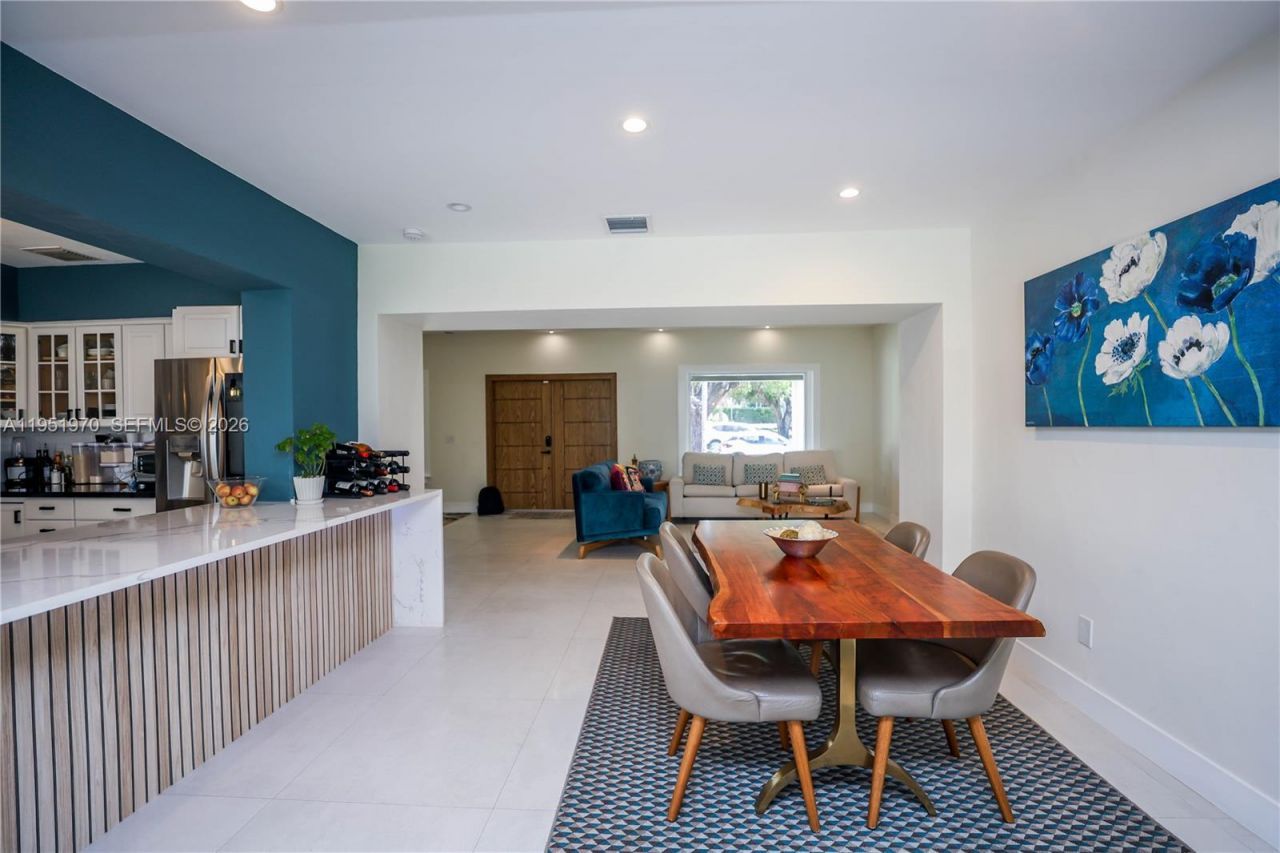 5620 Alton Rd, Miami Beach, FL 33140 Photo