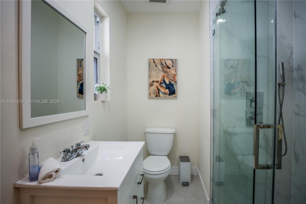 5620 Alton Rd, Miami Beach, FL 33140 Photo