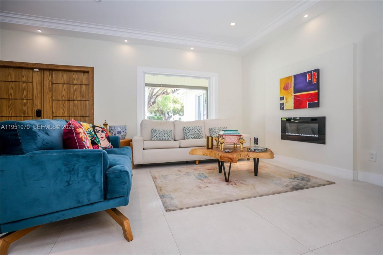 5620 Alton Rd, Miami Beach, FL 33140 Photo