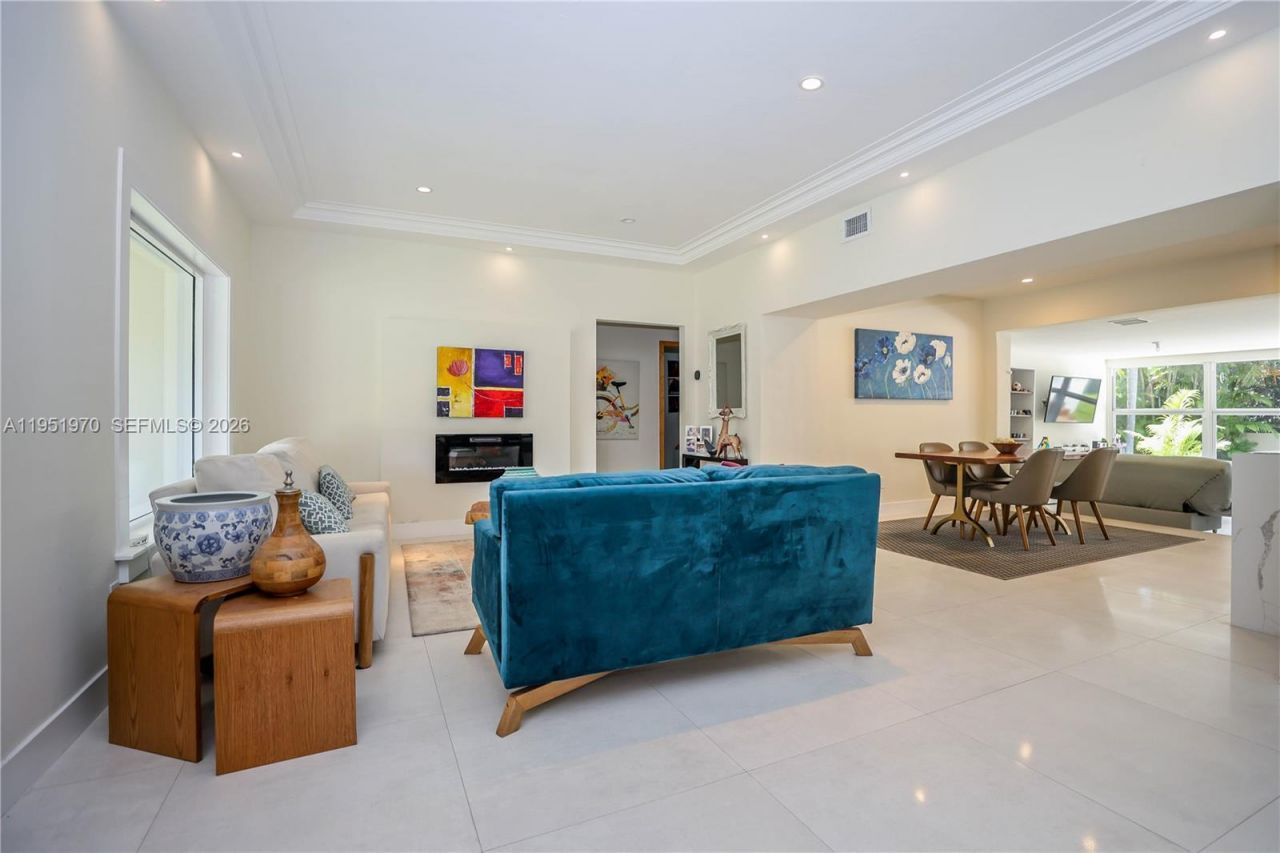 5620 Alton Rd, Miami Beach, FL 33140 Photo