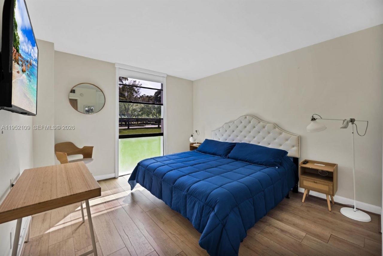 3101 N Country Club Dr , Unit 105, Aventura, FL 33180 Photo