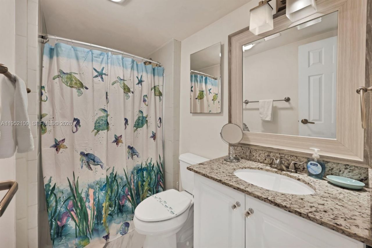 3101 N Country Club Dr , Unit 105, Aventura, FL 33180 Photo