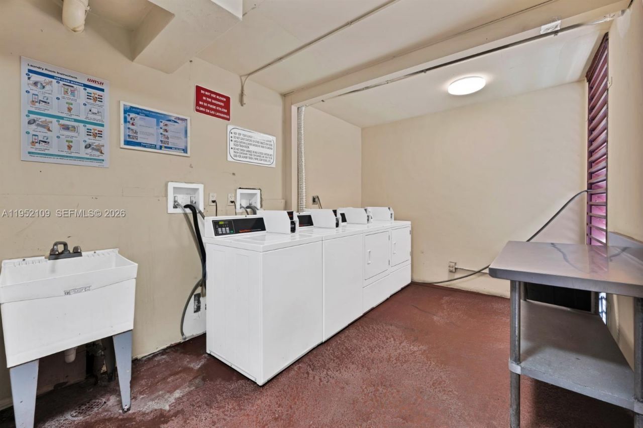 3101 N Country Club Dr , Unit 105, Aventura, FL 33180 Photo