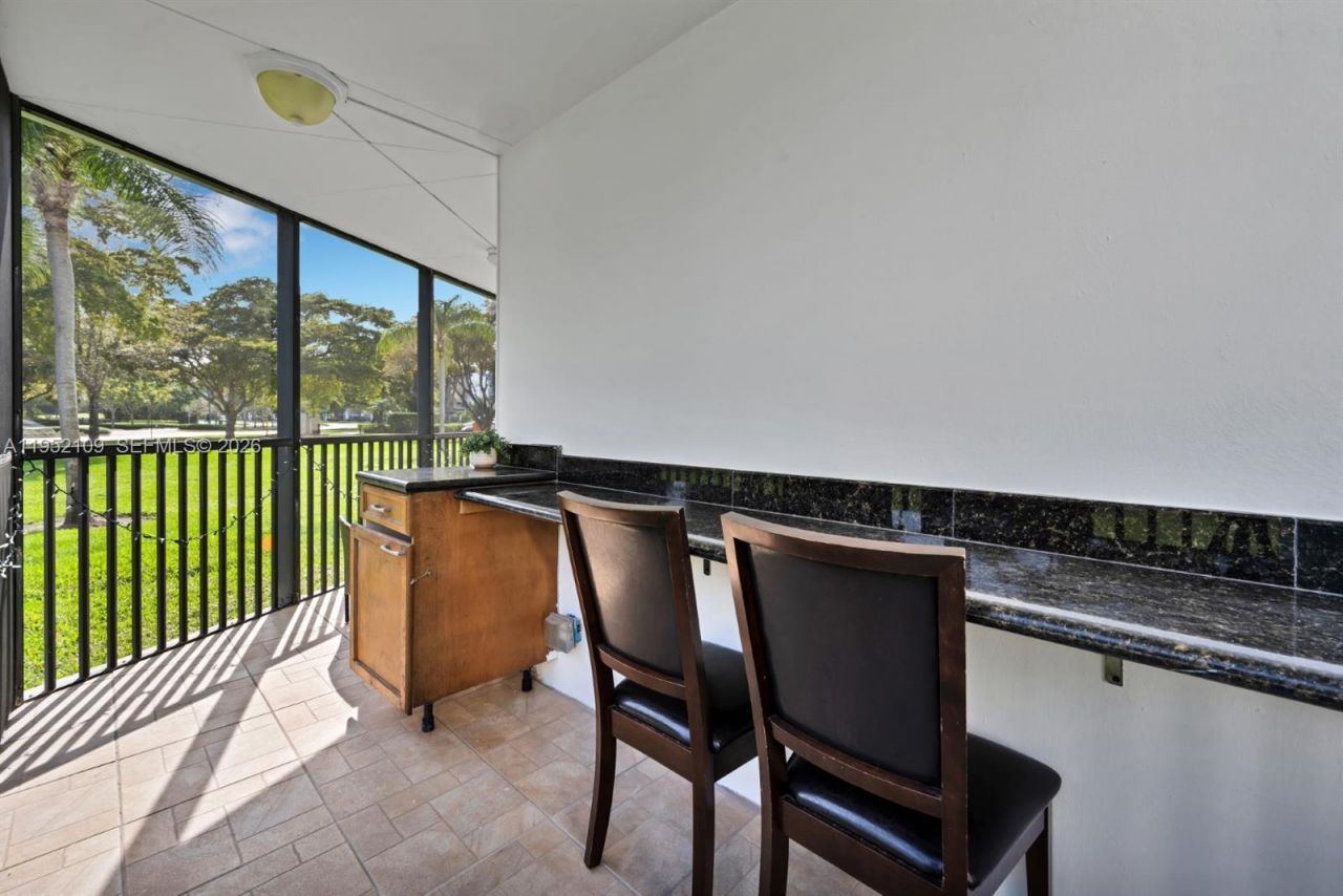 3101 N Country Club Dr , Unit 105, Aventura, FL 33180 Photo