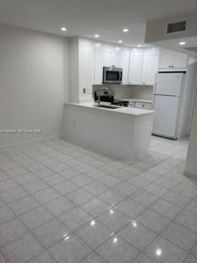 2154 W 60th St, Unit 12215, Hialeah, FL 33016 Photo