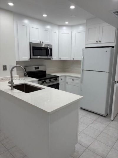 2154 W 60th St, Unit 12215, Hialeah, FL 33016 Photo