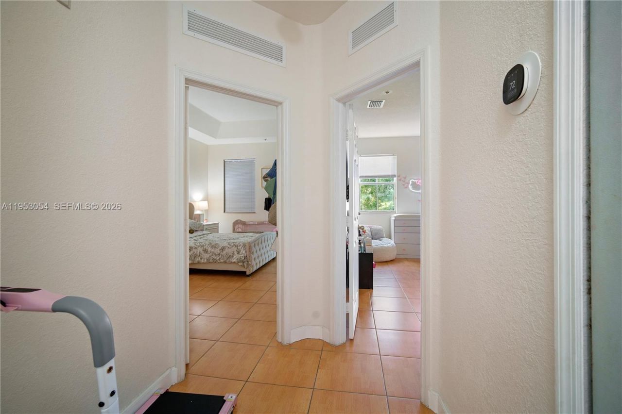 10242 NW 7th St, Unit 209, Miami, FL 33172 Photo