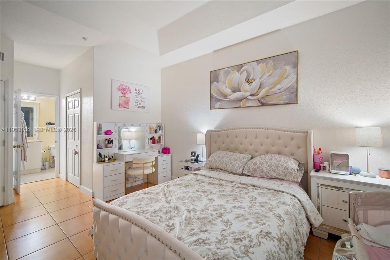 10242 NW 7th St, Unit 209, Miami, FL 33172 Photo