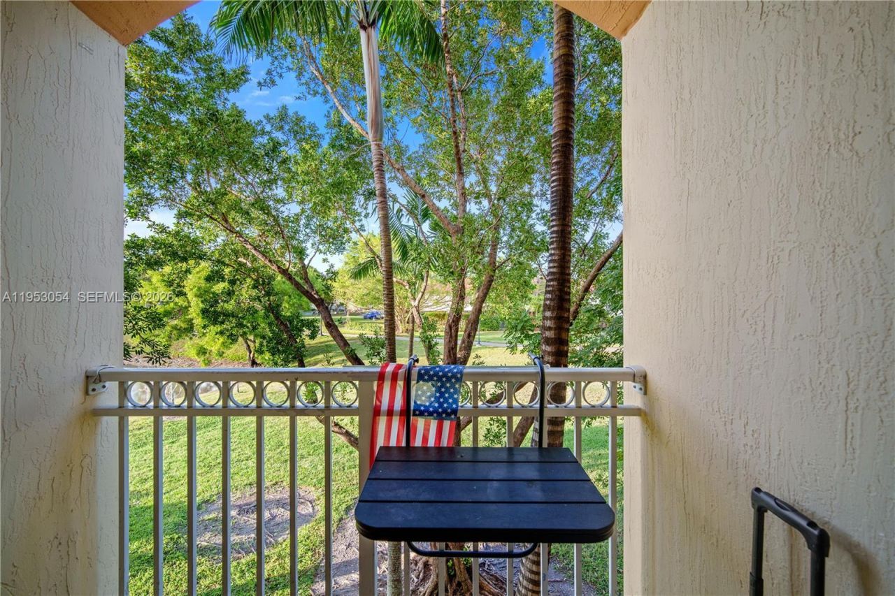 10242 NW 7th St, Unit 209, Miami, FL 33172 Photo