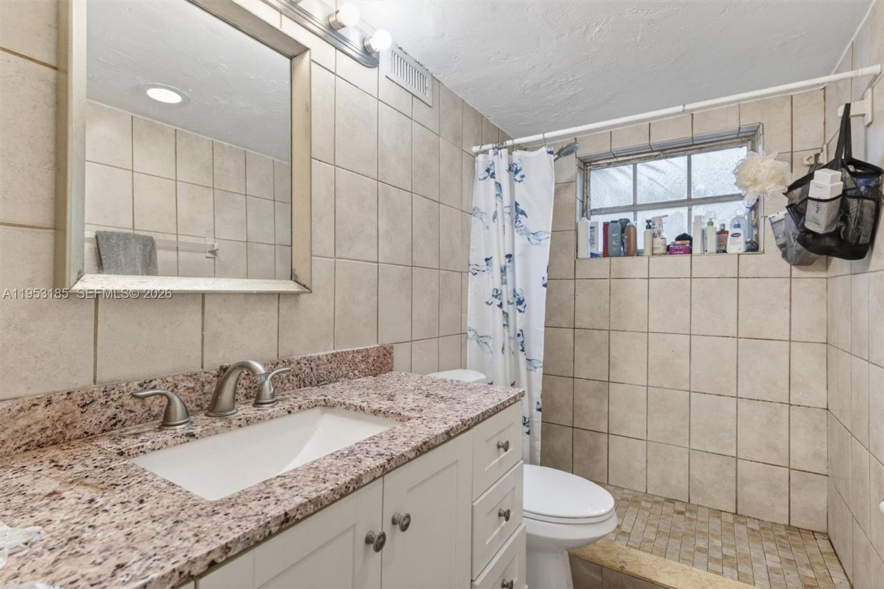 4851 University Dr, Coral Gables, FL 33146 Photo