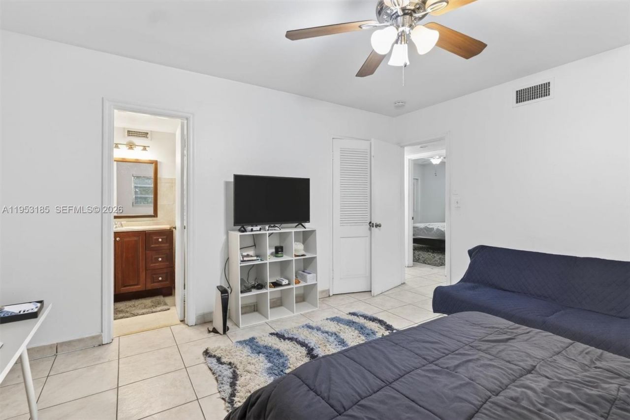 4851 University Dr, Coral Gables, FL 33146 Photo