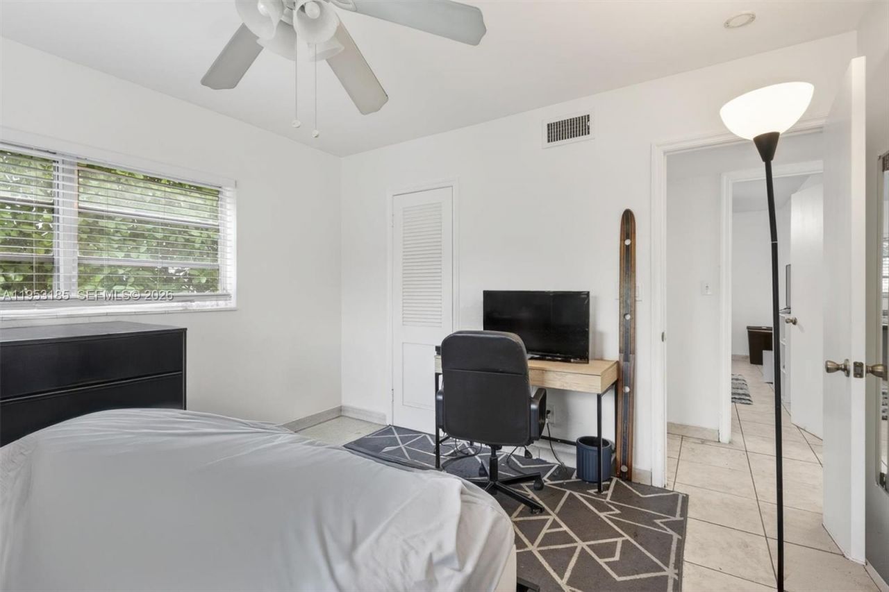 4851 University Dr, Coral Gables, FL 33146 Photo