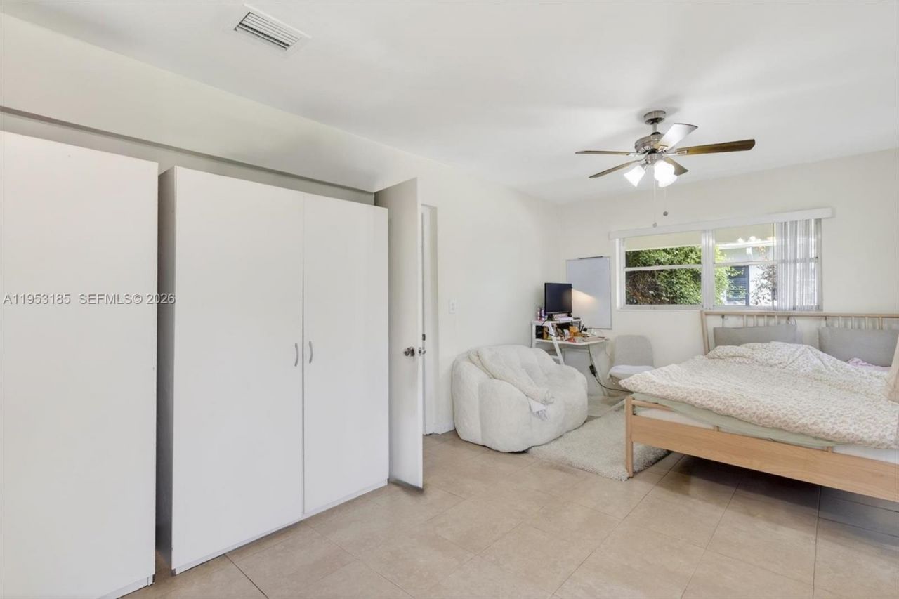 4851 University Dr, Coral Gables, FL 33146 Photo