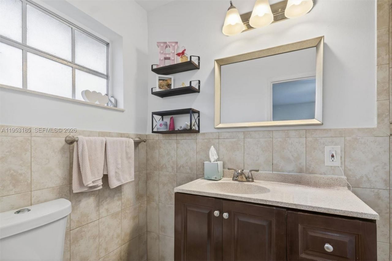 4851 University Dr, Coral Gables, FL 33146 Photo