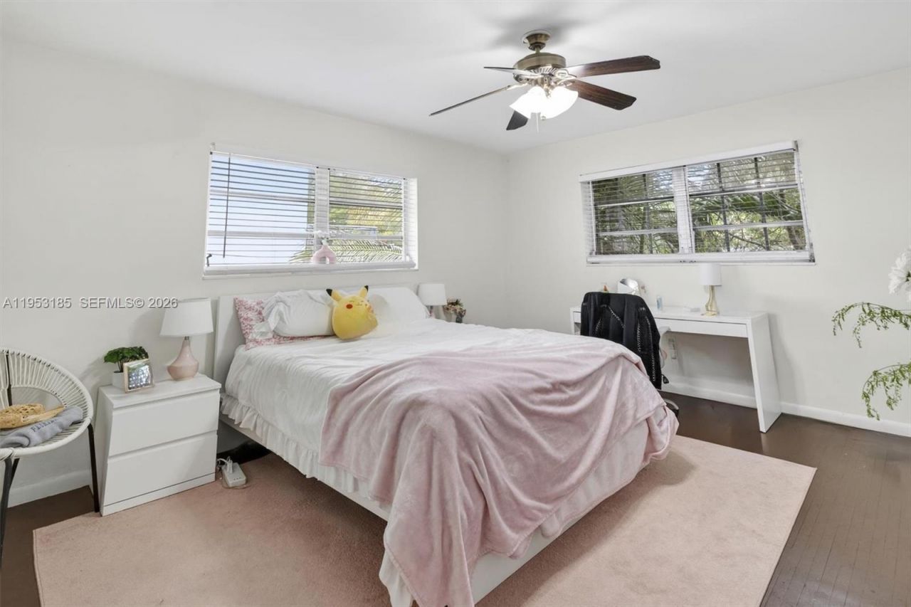 4851 University Dr, Coral Gables, FL 33146 Photo