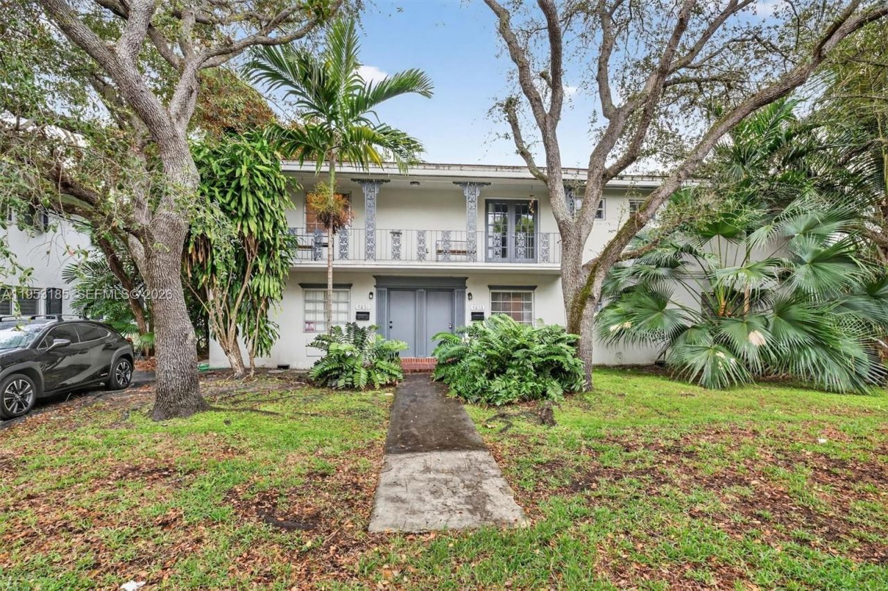 4851 University Dr, Coral Gables, FL 33146 Photo