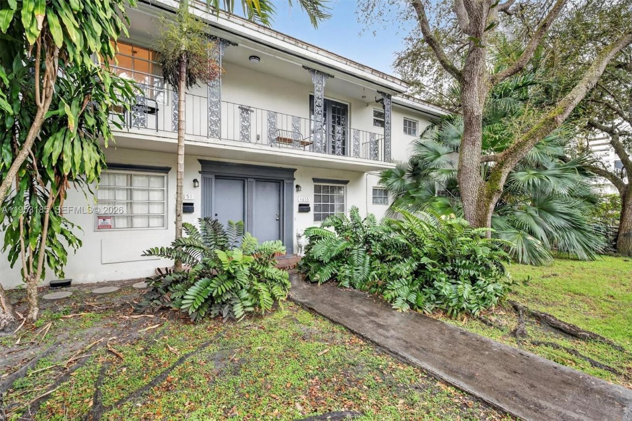 4851 University Dr, Coral Gables, FL 33146 Photo