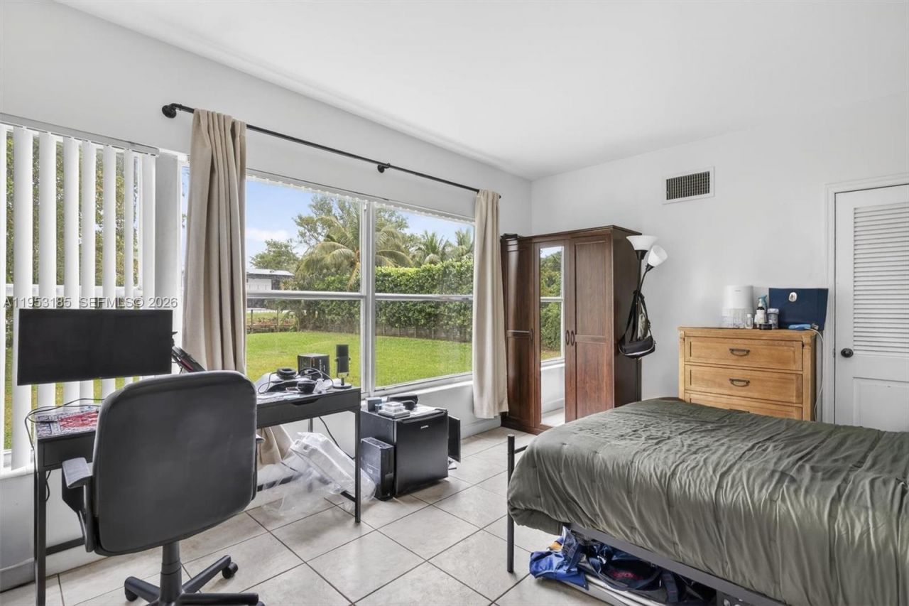 4851 University Dr, Coral Gables, FL 33146 Photo