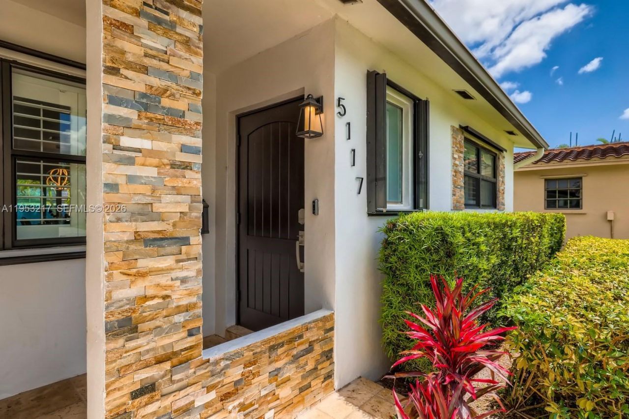 5117 Cleveland St, Hollywood, FL 33021 Photo