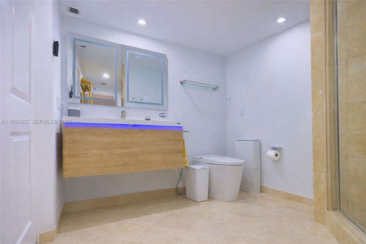 3501 N Ocean Dr, Unit 4C, Hollywood, FL 33019 Photo