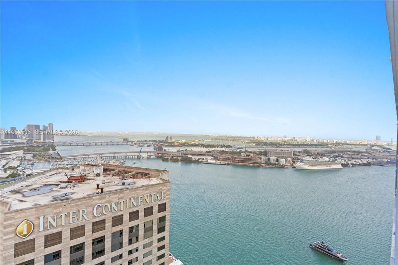 335 S Biscayne Blvd , Unit UPH02, Miami, FL 33131 Photo