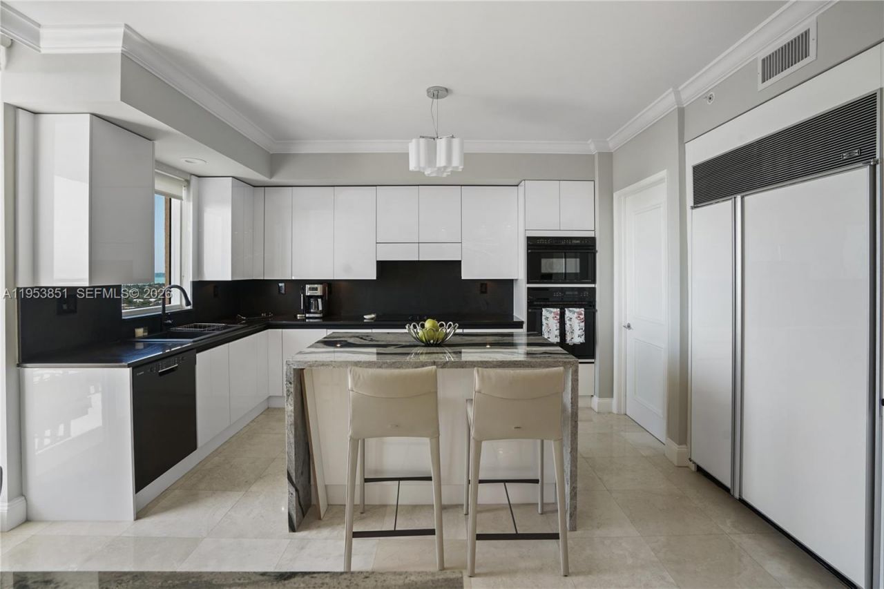 789 Crandon Blvd, Unit 1805, Key Biscayne, FL 33149 Photo