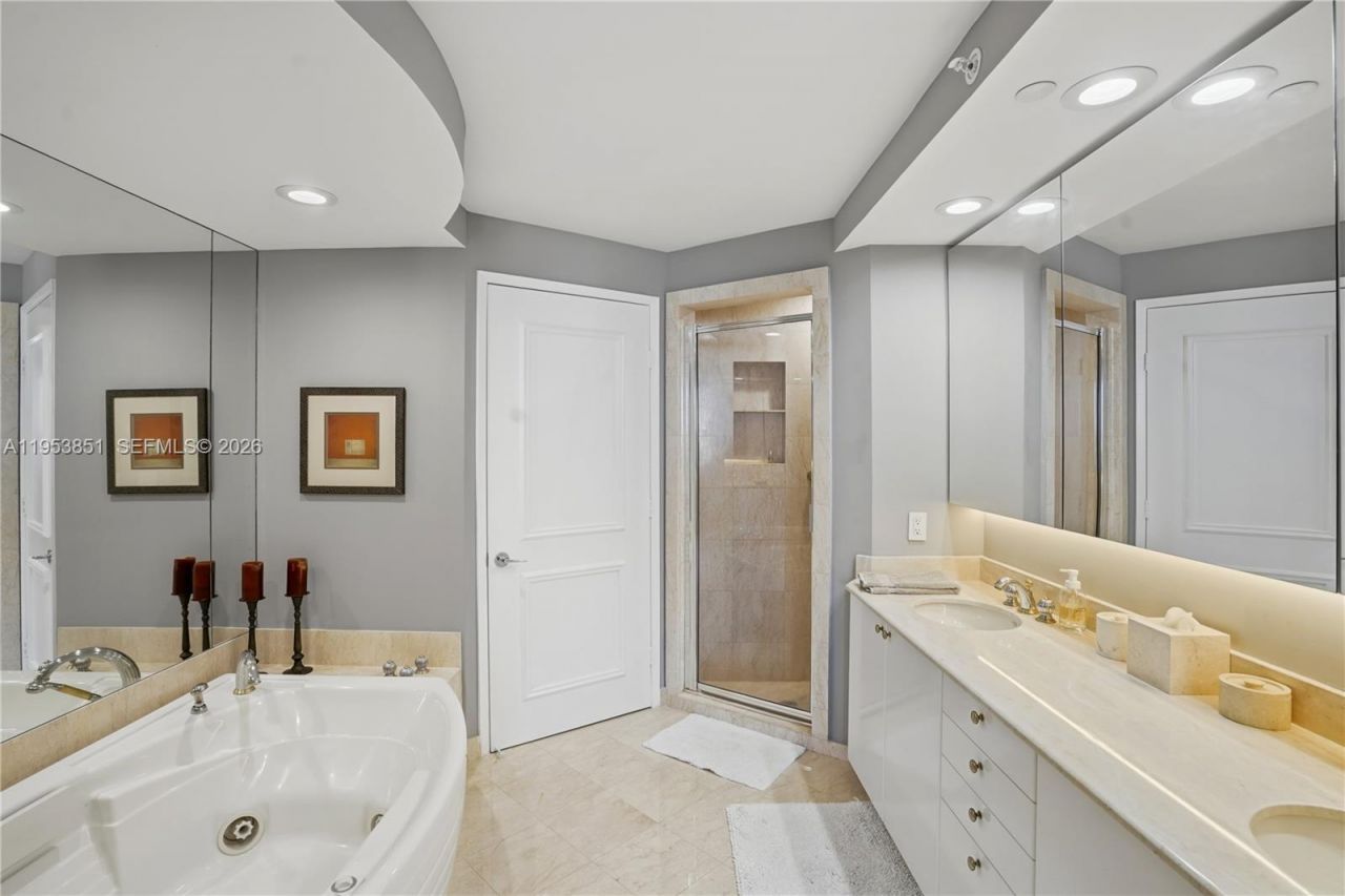 789 Crandon Blvd, Unit 1805, Key Biscayne, FL 33149 Photo